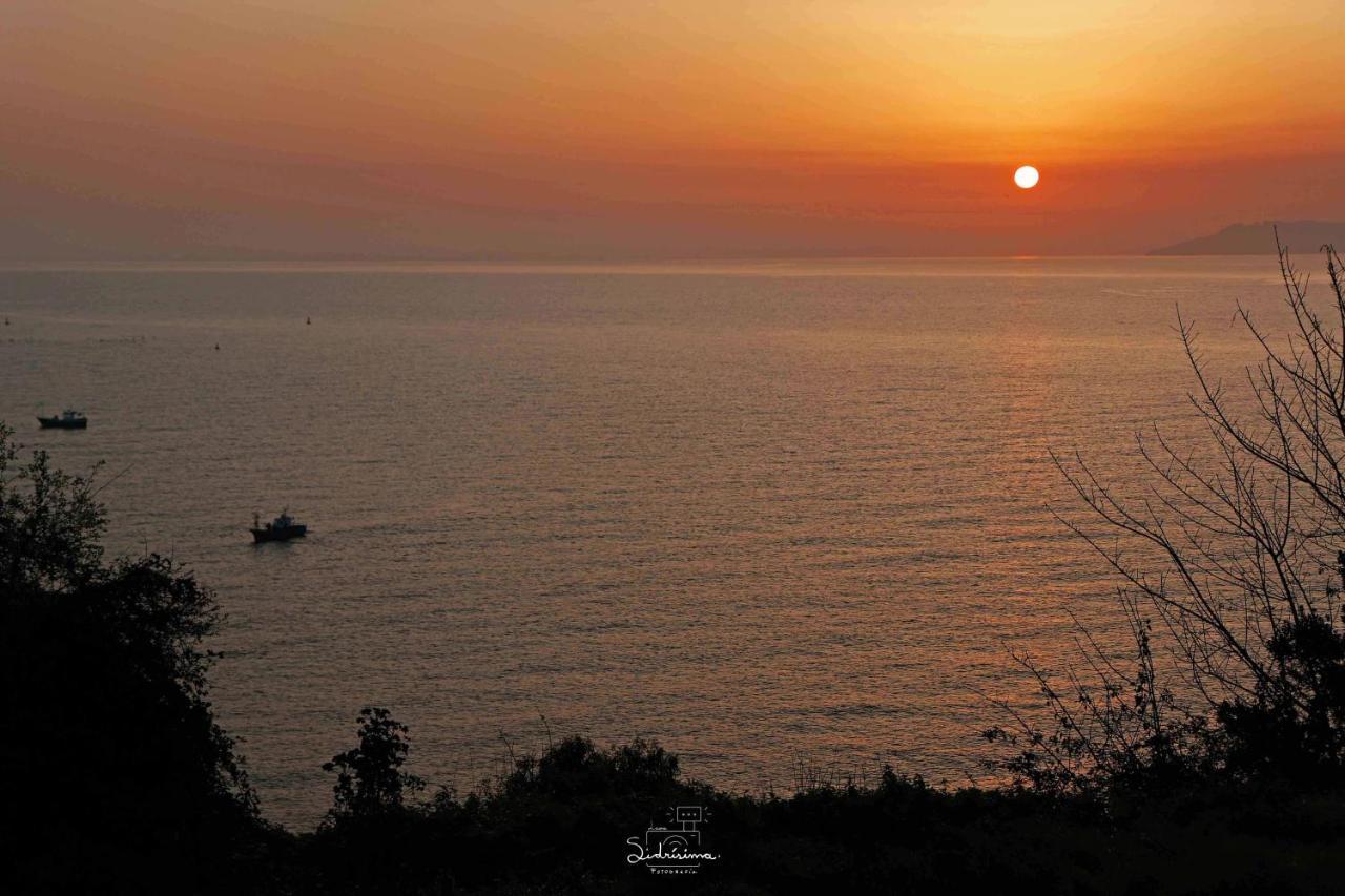 Al Son De Olas Lastres